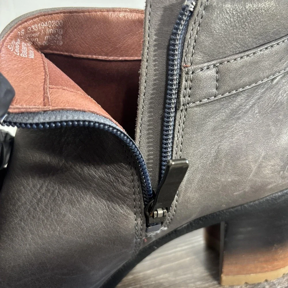 Dansko Booties Womens Size 38 Gray Leather Waterproof Ankle Zip Block Heel